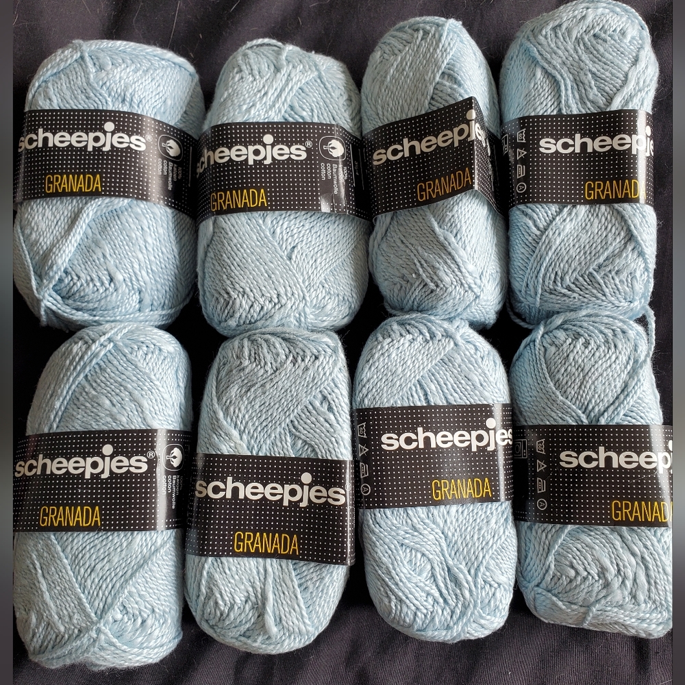 Bulk of 8 balls of yarn